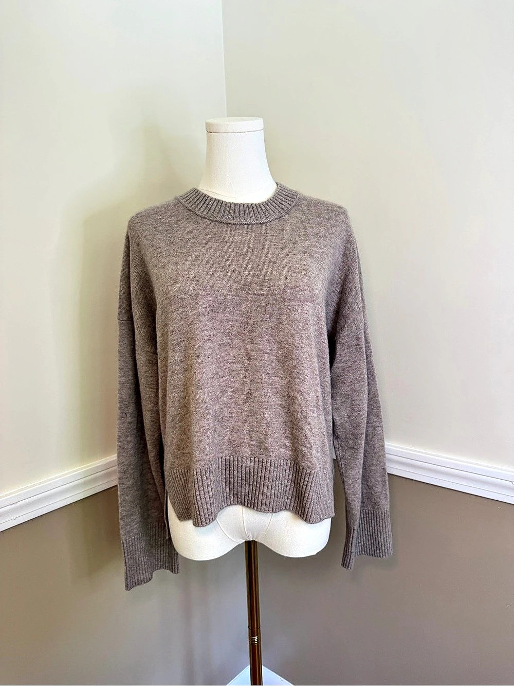 Abercrombie & Fitch Cashmere Crewneck Sweater Size Small Like New